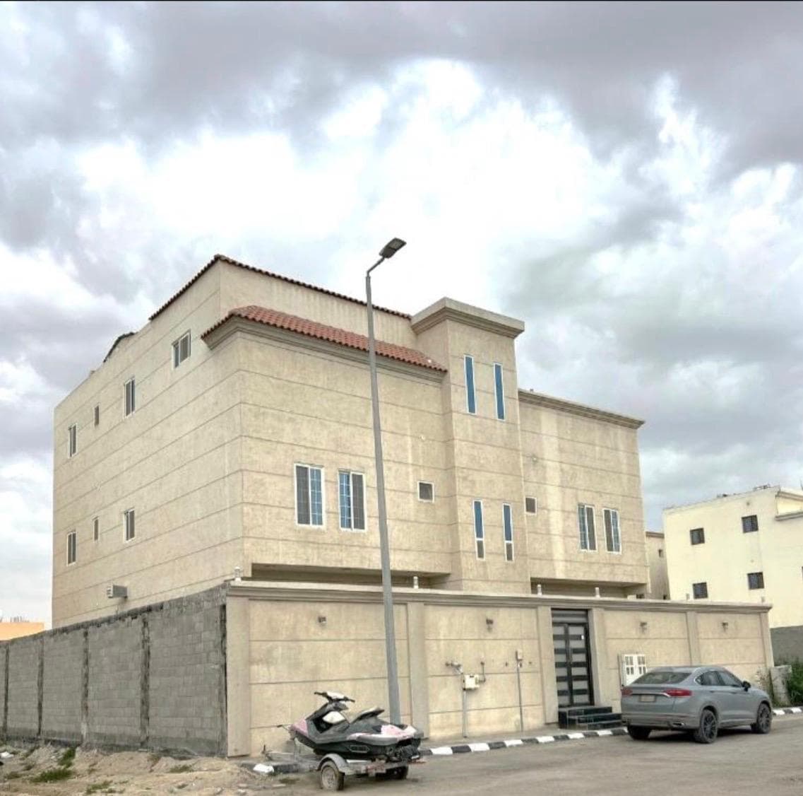 عمارة للبيع في حي الصواري - الخبر