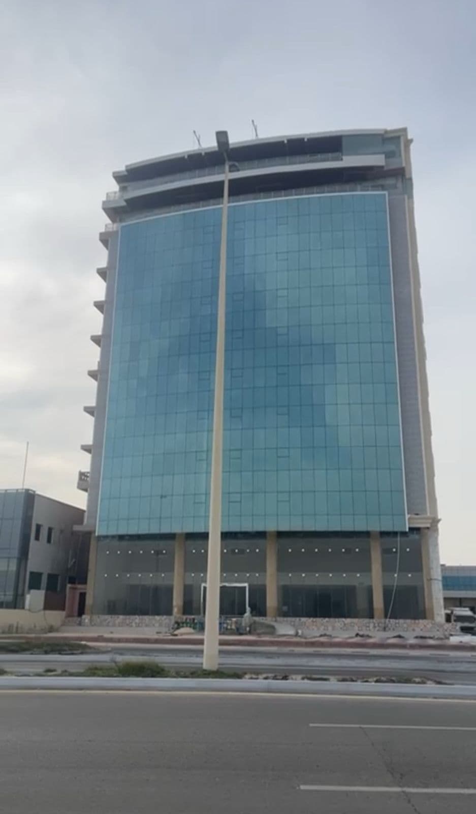 عمارة للبيع - الشبيلي بالقرب من جسر الملك فهد - 2,600 متر مربع