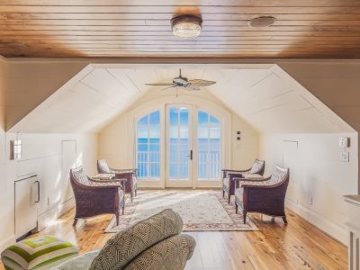 Renovated Apartment At Last Floor